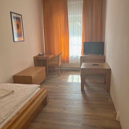 City Hotel Post 16 因河畔布劳瑙 外观 照片