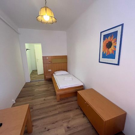 City Hotel Post 16 因河畔布劳瑙 外观 照片